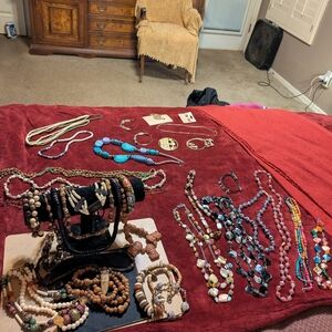 AVON-Elegant Multicolor Beaded Necklace Set